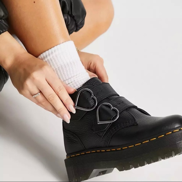 Dr Martens Devon Heart Leather Platform Boots - Picture 8 of 9